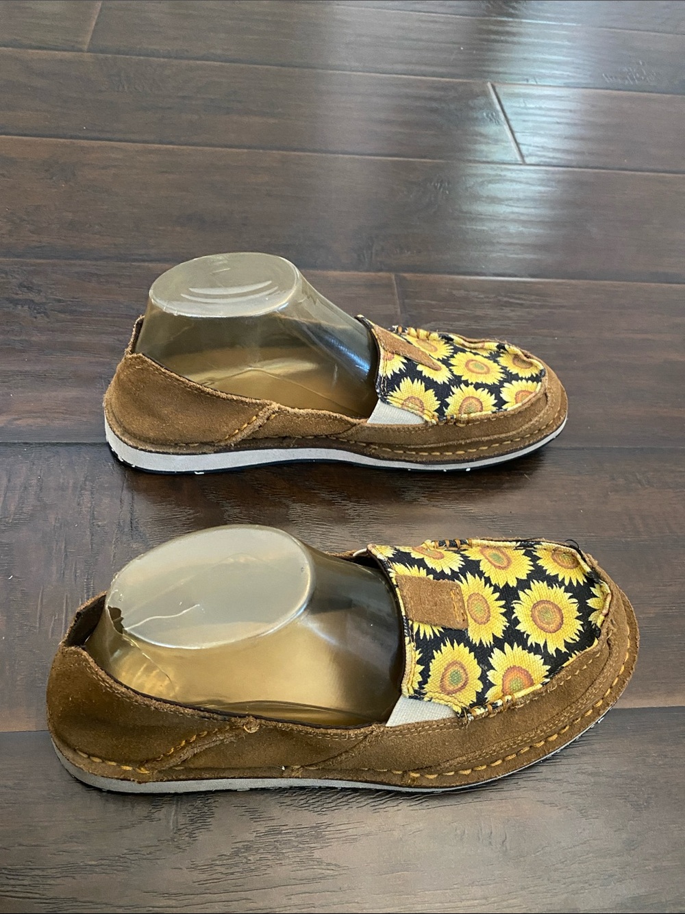 Ariat leather & fabric upper loafers women’s size 6M